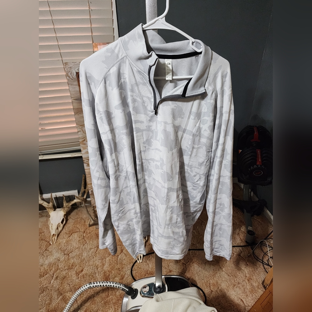 UNRL White Camo XL Golf 1/4 Zip
